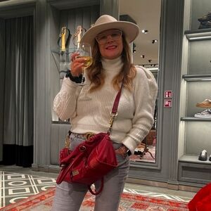 Meet your Posher, Cici